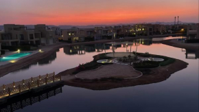 Sunsets on the Lagoon: 2BR Rooftop Apt In El Gouna